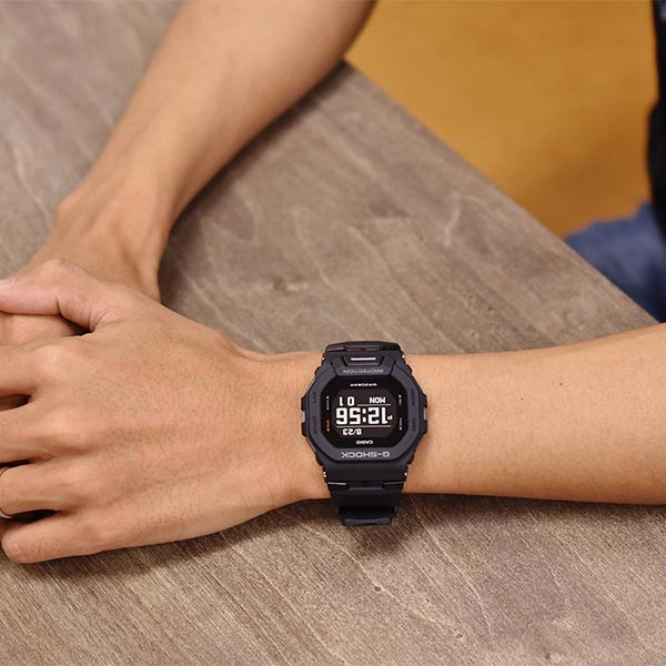 カシオ Gショック G-SHOCK G-SQUAD GBD-200-1JF メンズ