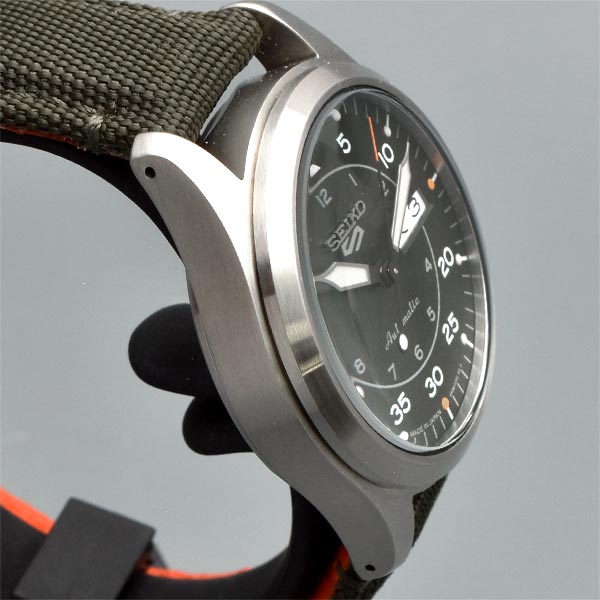 【お得な美品中古あり】セイコー5スポーツ SEIKO5sports SBSA141 メンズ