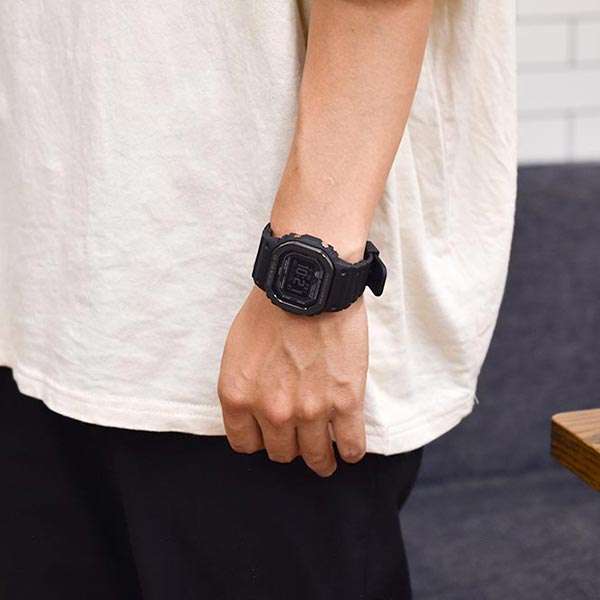 カシオ Gショック G-SHOCK G-SQUAD DW-H5600MB-1JR メンズ