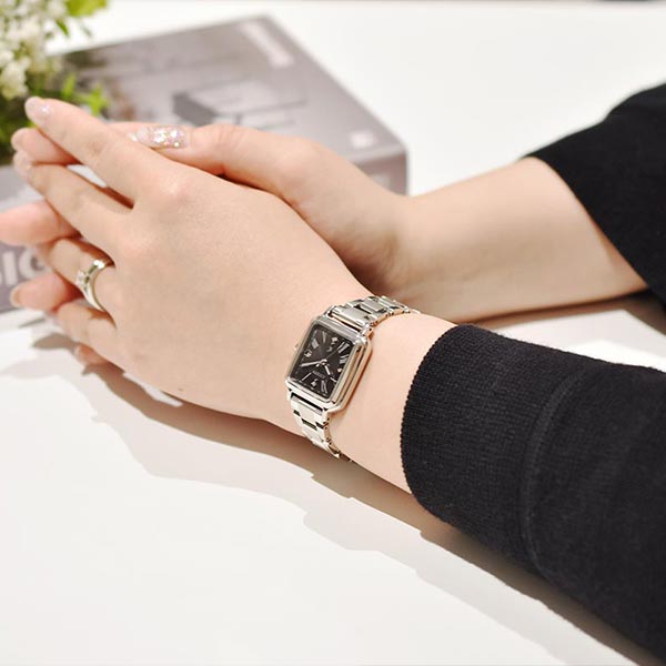 シチズン クロスシー XC hikari collection Square 2way Model ES9500-69E レディース