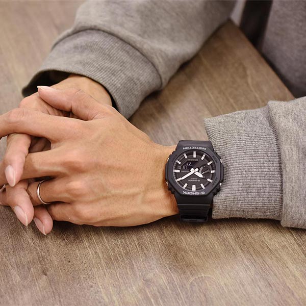 カシオ Gショック G-SHOCK カーボンコアガード構造 GA-2100-1AJF メンズ