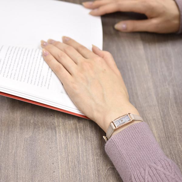 シチズン キー Kii: エコ・ドライブ ネット限定モデル EG7044-14W レディース