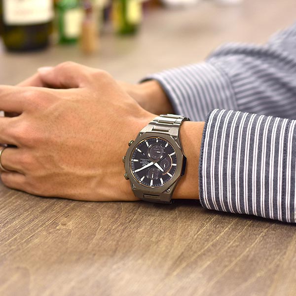 カシオ エディフィス EDIFICE Slim and Solar EFS-S570YDC-1AJF メンズ