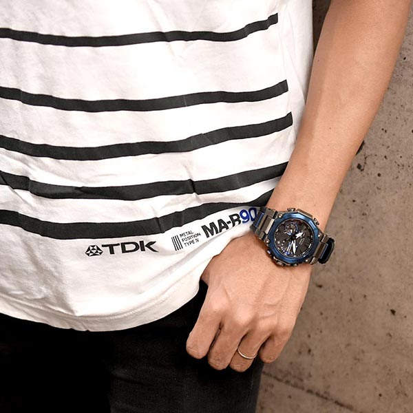 カシオ Gショック G-SHOCK MT-G カーボンモノコック MTG-B2000B-1A2JF メンズ