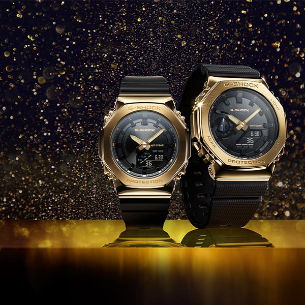 カシオ Gショック G-SHOCK METAL COVERED BLACK × GOLD GM-2100G-1A9JF メンズ