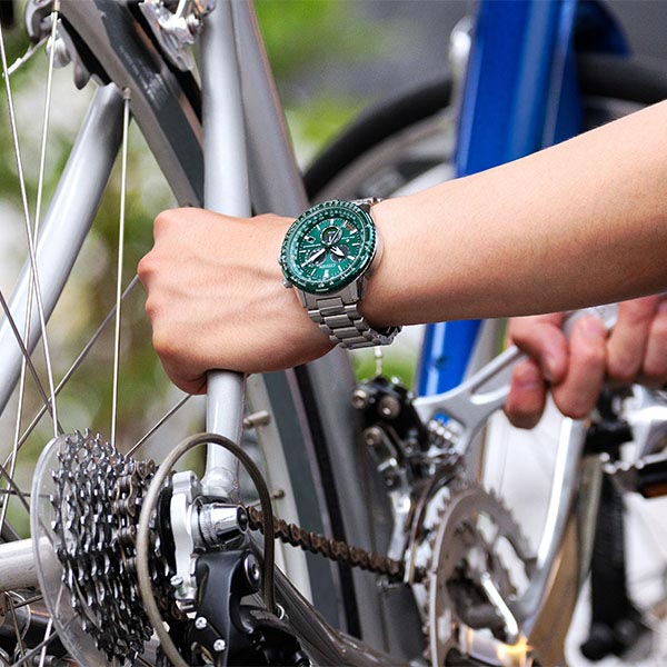 シチズン プロマスター PROMASTER SKYシリーズ CB5004-59W メンズ