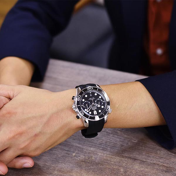 オメガ OMEGA シーマスター ダイバー 300M コーアクシャル マスター クロノメーター クロノグラフ 210.32.44.51.01.001 メンズ