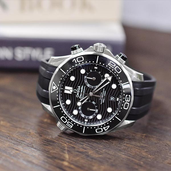 オメガ OMEGA シーマスター ダイバー 300M コーアクシャル マスター クロノメーター クロノグラフ 210.32.44.51.01.001 メンズ