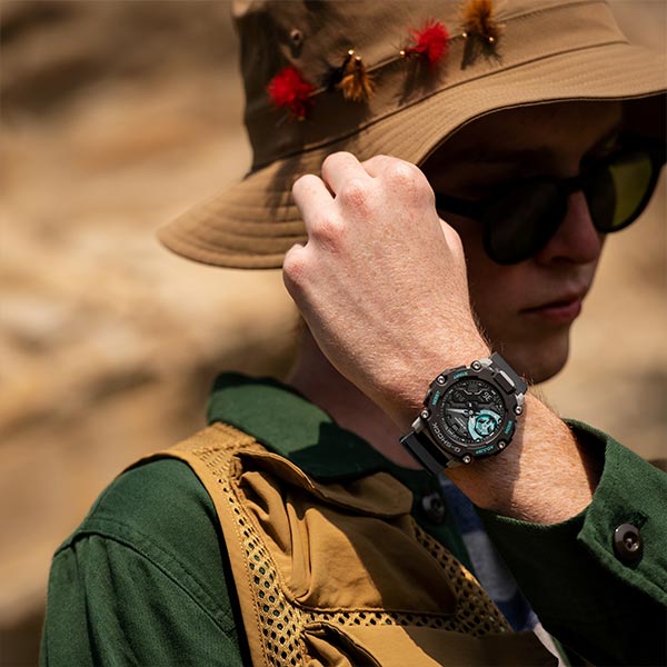カシオ Ｇショック G-SHOCK  GA-2200M-1AJF メンズ