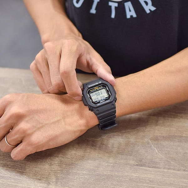 カシオ Ｇショック G-SHOCK  G-5600UE-1JF メンズ