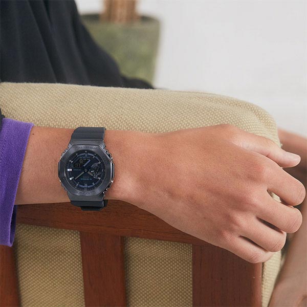 カシオ Ｇショック G-SHOCK  GM-2100N-2AJF メンズ