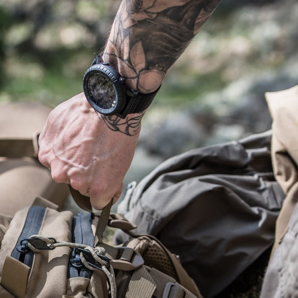 スント SUUNTO CORE ALPHA STEALTH SS050504000 ユニセックス