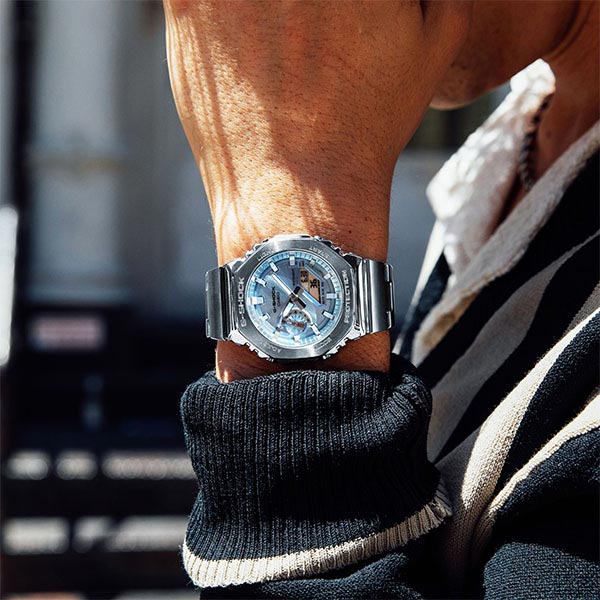 カシオ Ｇショック G-SHOCK GM-2110D-2AJF メンズ