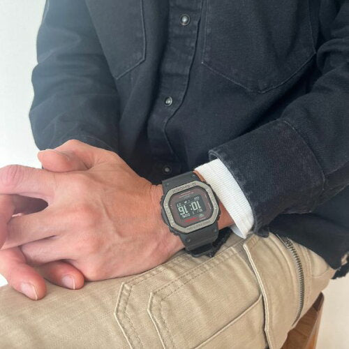 カシオ Ｇショック G-SHOCK G-SQUAD DWH5600 ブラック レッド DW-H5600MB-1A4JR メンズ