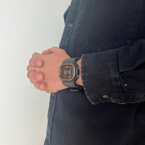 カシオ Ｇショック G-SHOCK G-SQUAD DWH5600 ブラック レッド DW-H5600MB-1A4JR メンズ