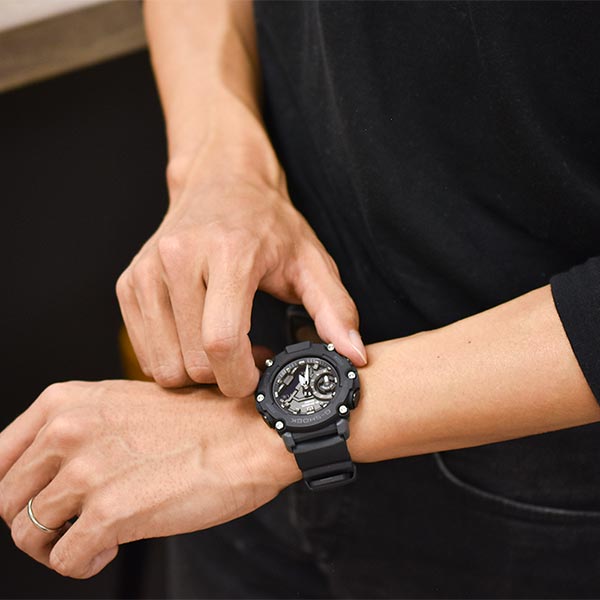 カシオ Ｇショック G-SHOCK GMA-S2200-1AJF メンズ