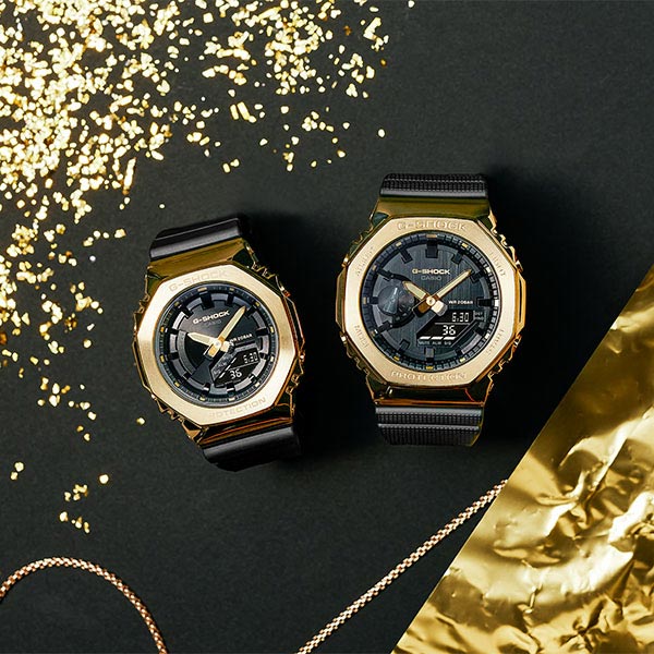 カシオ Ｇショック G-SHOCK METAL COVERED BLACK × GOLD GM-2100G-1A9JF メンズ