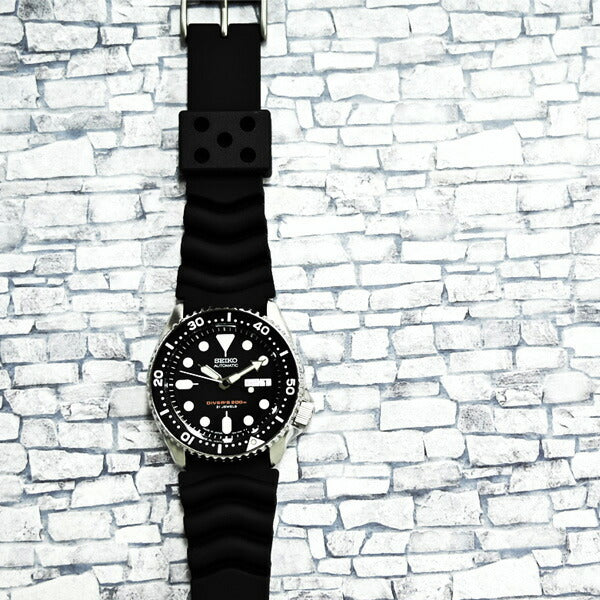 セイコー逆輸入モデル ダイバーズ DIVERS ブラックボーイ 200m防水 機械式（自動巻き） SKX007J1 メンズ